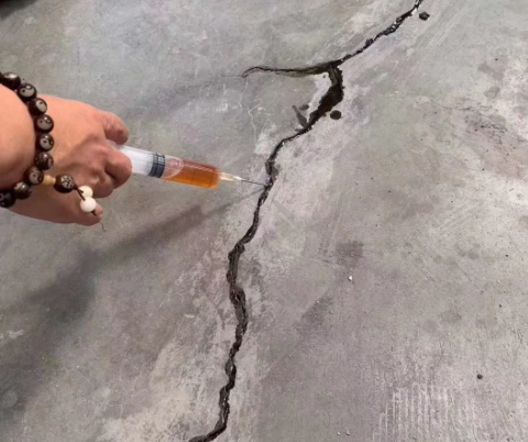 定兴混凝土裂缝修补技术详解​